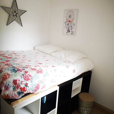 chambre lit 140 avec rangements astucieux-gallery-offer