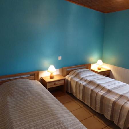 CHAMBRE 2 LITS EN 90-gallery-offer