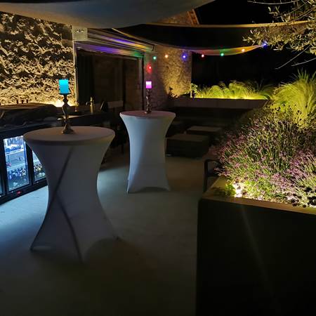 Terrasse aménagée avec frigo bar, plancha, slon de jardin-img-gallery-solo