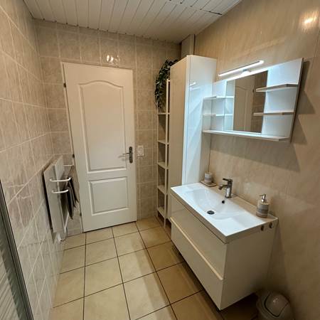 Salle de douche Avec radiateur sèche serviette-gallery-offer