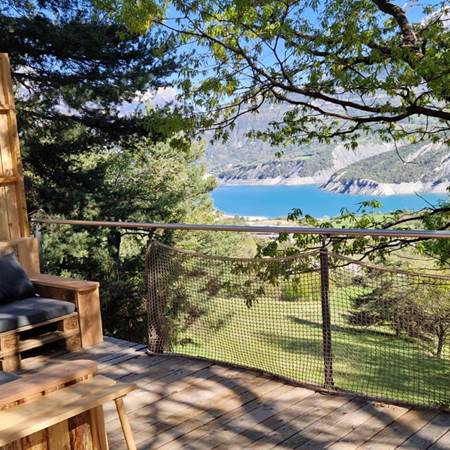 Le Bus Insolite - Salon d'extérieur avec vue sur le lac de Serre-Ponçon-gallery-offer
