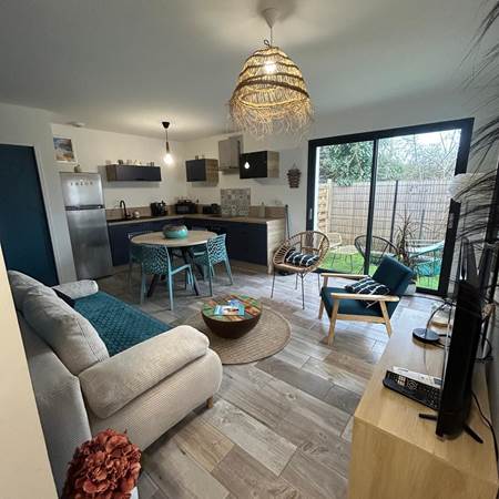 salon lumineux et climatisé-gallery-offer