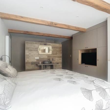 Roxane-1720349516_1720354780_54822_d26273d-gallery-offer