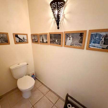 Les WC au rez-de-chaussée-gallery-offer