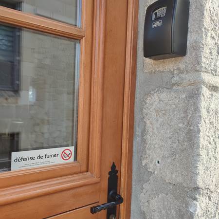 Entrée avec boîte à clés sécurisée-gallery-offer