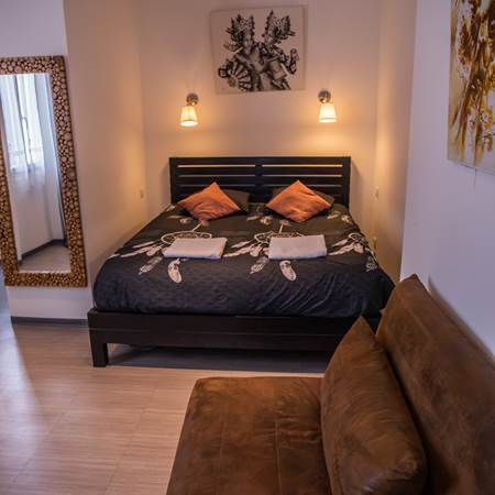 Chambre 1 Lit et canapé-gallery-offer