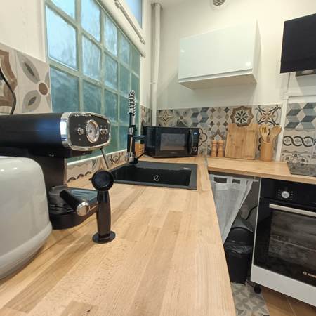 cuisine équipée four plaque machine à café bouilloire-gallery-offer