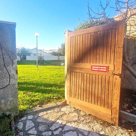 villa-les-salines-artemia-location-appartement-maison-vacances-grau-du-roi-jardin-proche-plage-grande-capacité-couchages-gallery-offer
