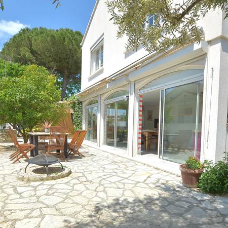 villa-les-salines-flamant-location-appartement-maison-vacances-grau-du-roi-jardin-proche-plage-gallery-offer