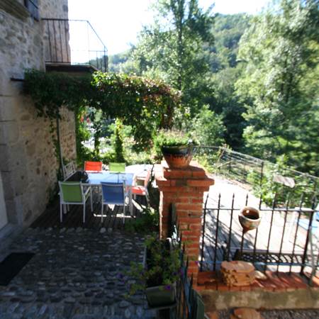 terrasse gite la Chapelle-gallery-offer