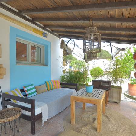 villa-les-salines-cabane-pêcheur-location-appartement-maison-vacances-grau-du-roi-jardin-proche-plage-grande-capacité-couchages-gallery-offer