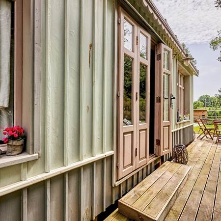 hebergement-insolite-roulotte-normandie-gallery-offer