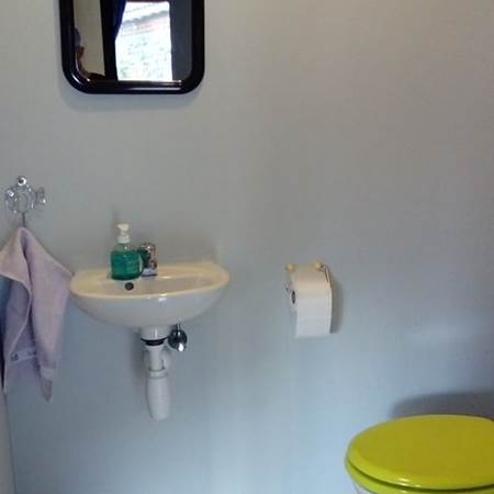 toilette séparée et lave mains-gallery-offer