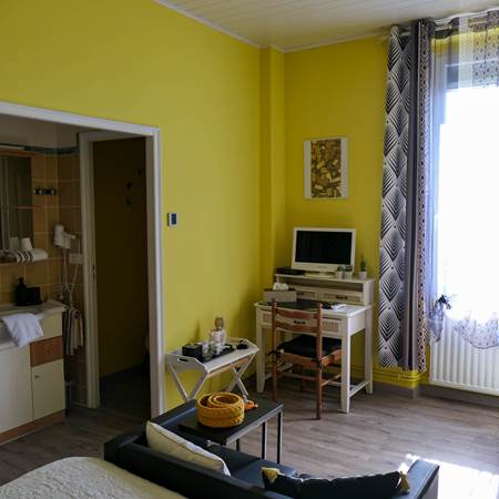 P1106362-gallery-offer