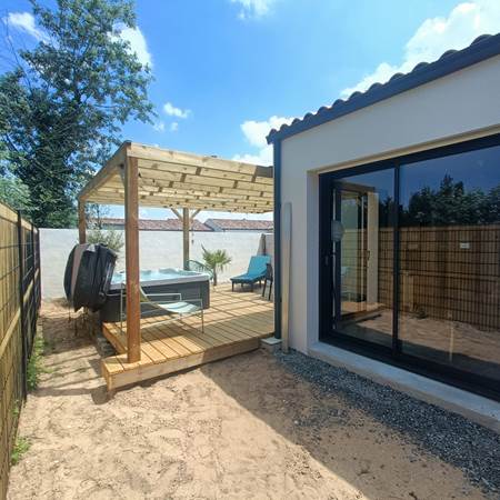 terrasse avec salon de jardin-gallery-offer