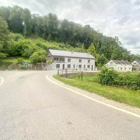 582810645-gallery-offer