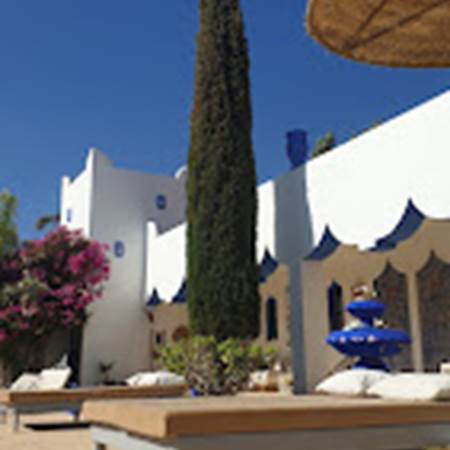 piscine devant la chambre reglisse-img-gallery-solo