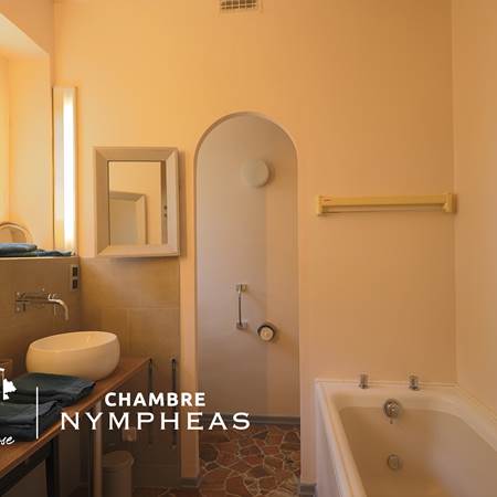 CASTELLROSE-Nympheas-2-gallery-offer