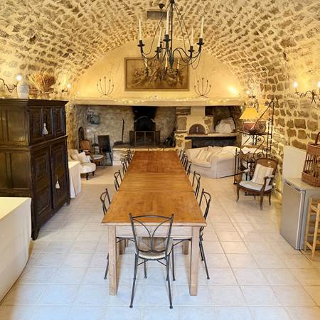 Salle des petits-déjeuners et table d'hôtes-gallery-offer