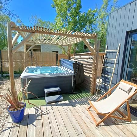 terrasse avec pergola bioclimatique et bains de soleil-gallery-offer