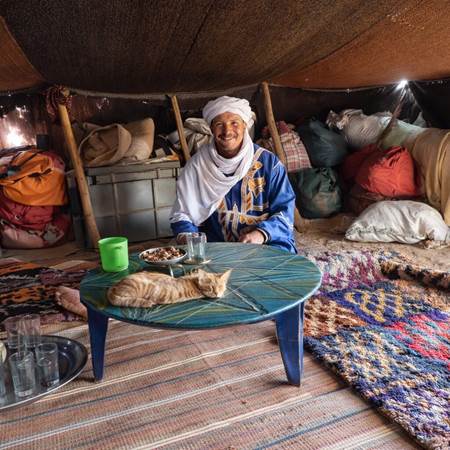 Dans la tente d'un campement nomade-gallery-offer