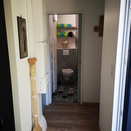 salle de bain douche lavabo et WC-gallery-offer