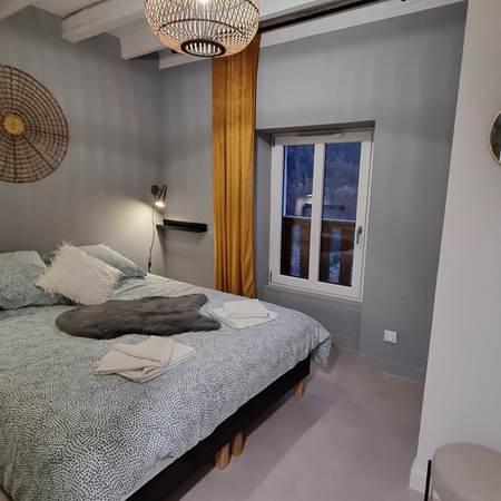 chambre avec les 2 lits simples rejoints en lit double avec surmatelas-gallery-offer
