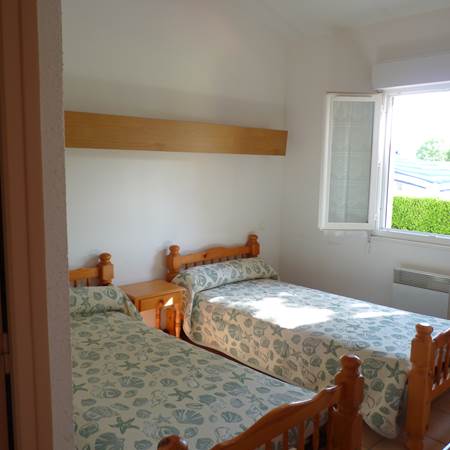 chambre_2_lits_simples_maison_55m2-gallery-offer