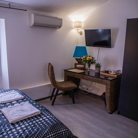 Chambre 3 Vue de l'entrée-gallery-offer