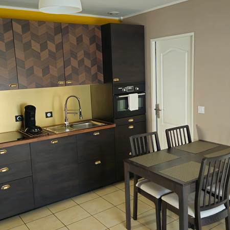 Coin repas avec table extensible 4 à 6 pers.-gallery-offer