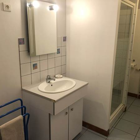 LA VARNIÈRE - Chambre Double - Salle d'eau-gallery-offer