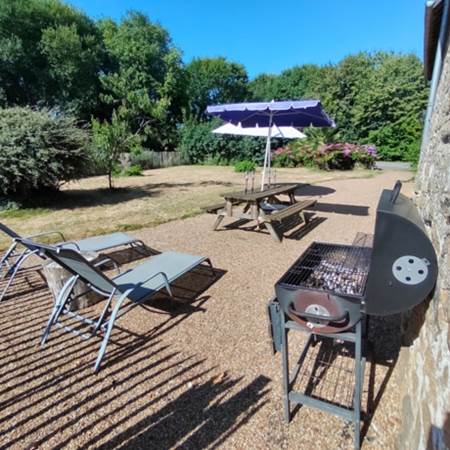 Barbecue et chaises longues-gallery-offer