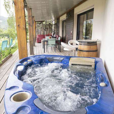 Le Chalet - Jacuzzi privé-gallery-offer