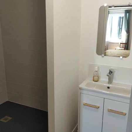 Chambre Lit Queen-Size sdb-img-gallery-solo