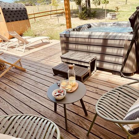 La terrasse et son spa-gallery-offer