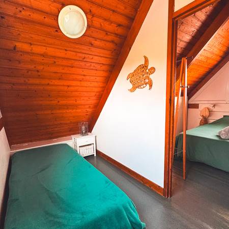 Palier étage avec un lit simple-gallery-offer