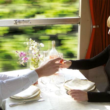 Célébration en train restaurant - Photo CFVE-gallery-offer