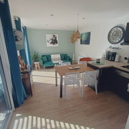 salon avec larges baies vitrées ENJOY-gallery-offer