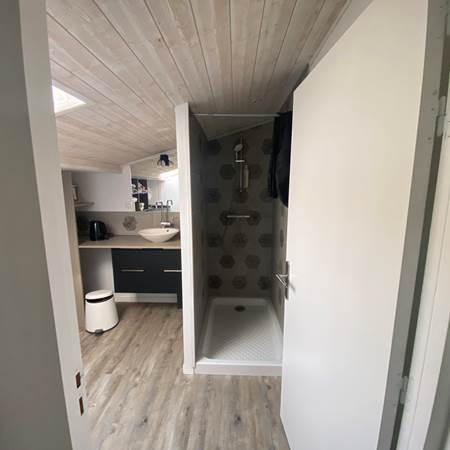 SALLE D'EAU PARTAGEE  CHAMBRE  SOLEIL-gallery-offer