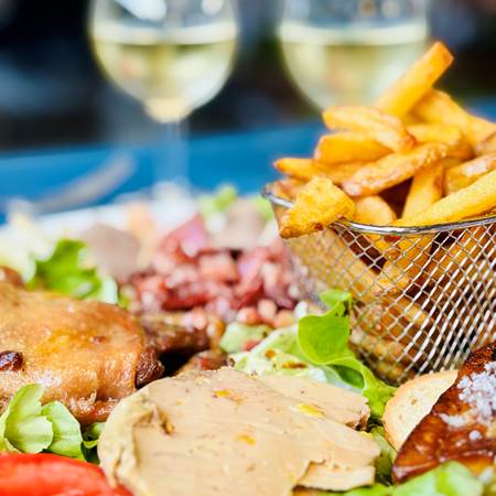 La belle Assiette " La Tour de Gascogne avec sa cuisse confite-gallery-offer