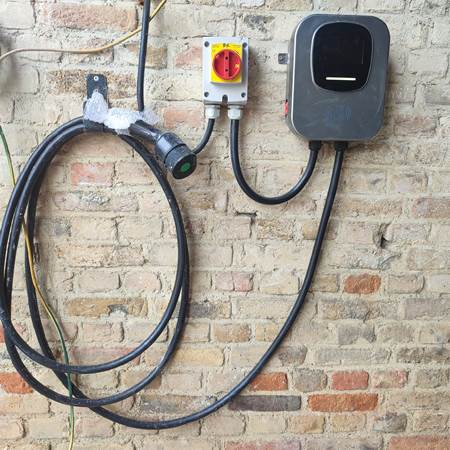 Borne de recharge disponible sur place-gallery-offer