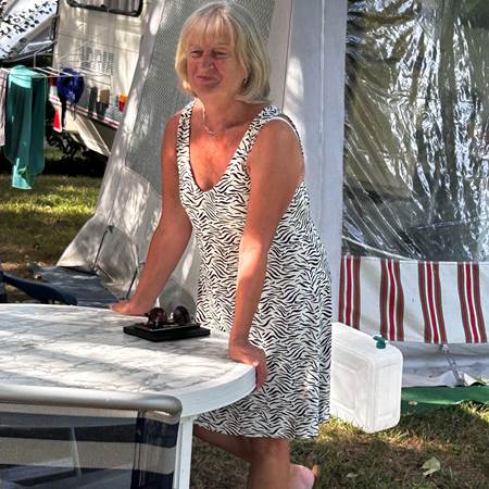 Micheline attend son prince charmant-gallery-offer