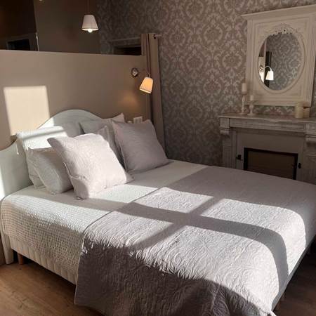 Chambres d'ho^tes en Auvergne - Vue panoramique sur la nature environnante-gallery-offer