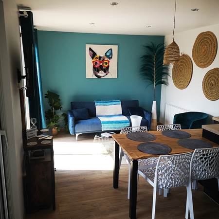 salon avec larges baies vitrées HAPPY-gallery-offer