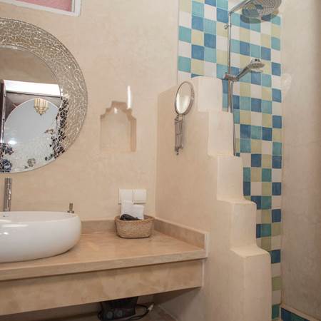 la salle de bain de la chambre bleue (1)-gallery-offer