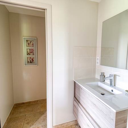 suite-de-l-atelier-sanitaires-du-rdc-la-verrerie-d-ivoy-gallery-offer