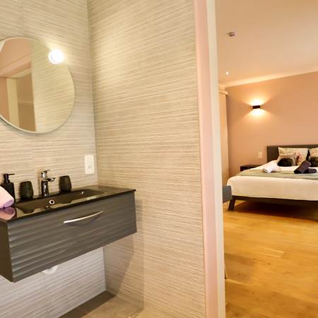Evier-avec-vue-chambre-Eglatine-gallery-offer