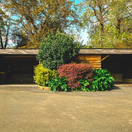 Côté Nord : Double garage ouvert-gallery-offer
