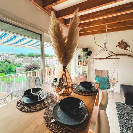 Table à manger avec vue sur Bénodet-gallery-offer