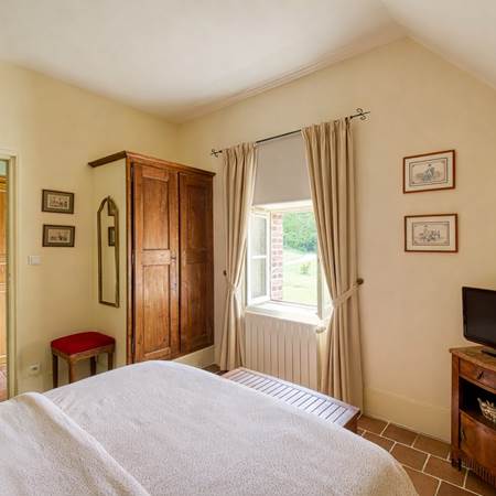 chambre-1er-etage-annexe-la-verrerie-d-ivoy-img-gallery-solo